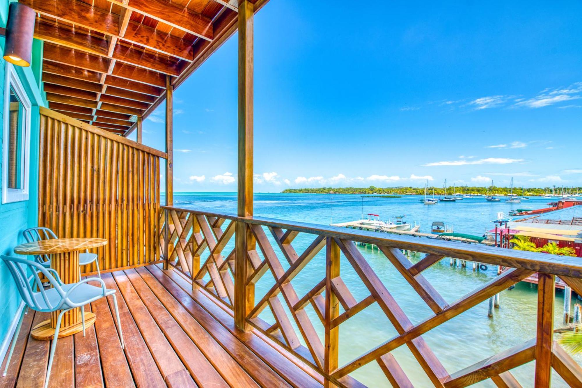 Bambuda Bocas Town ภายนอก รูปภาพ